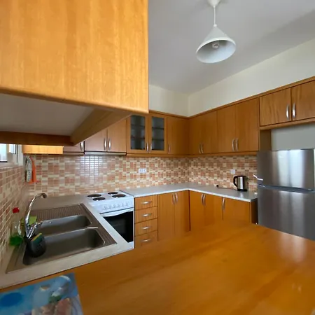 L.t. 5th Street Apartment *